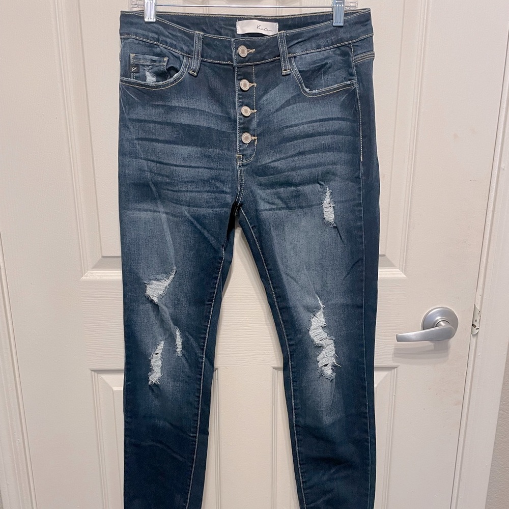 KanCan distressed skinny jeans size 11/29